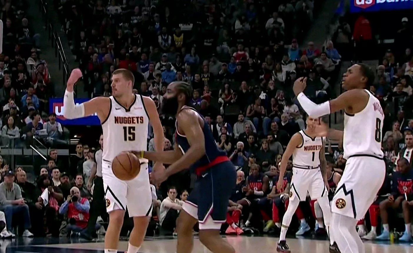 快船队球星在比赛中疯狂轰炸,全场盖帽数超过5个的简单介绍 快船队球星在比赛中疯狂轰炸,全场盖帽数超过5个的简单介绍