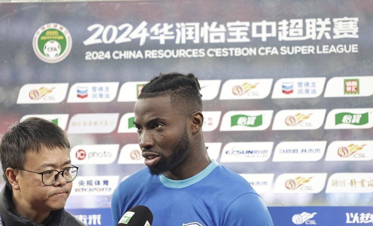 雄狮队主场大胜,赢得球迷掌声 雄狮队主场大胜,赢得球迷掌声