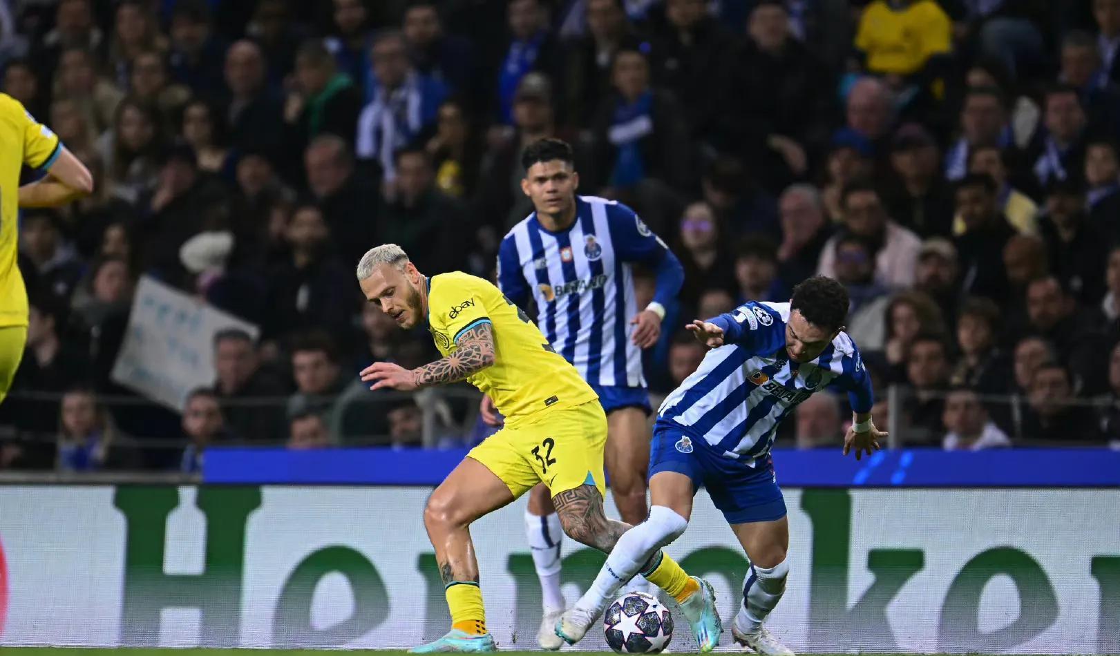 包含莱比锡奇迹逆转，成功晋级淘汰赛的词条