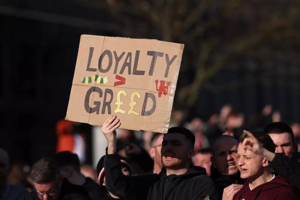 三亿体育体育活动-曼联重返亚洲行程，获得大批球迷热捧