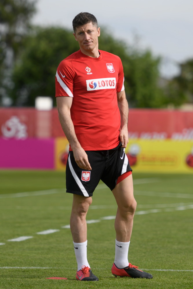 波兰后卫状态出色备战洲际足球争霸的简单介绍