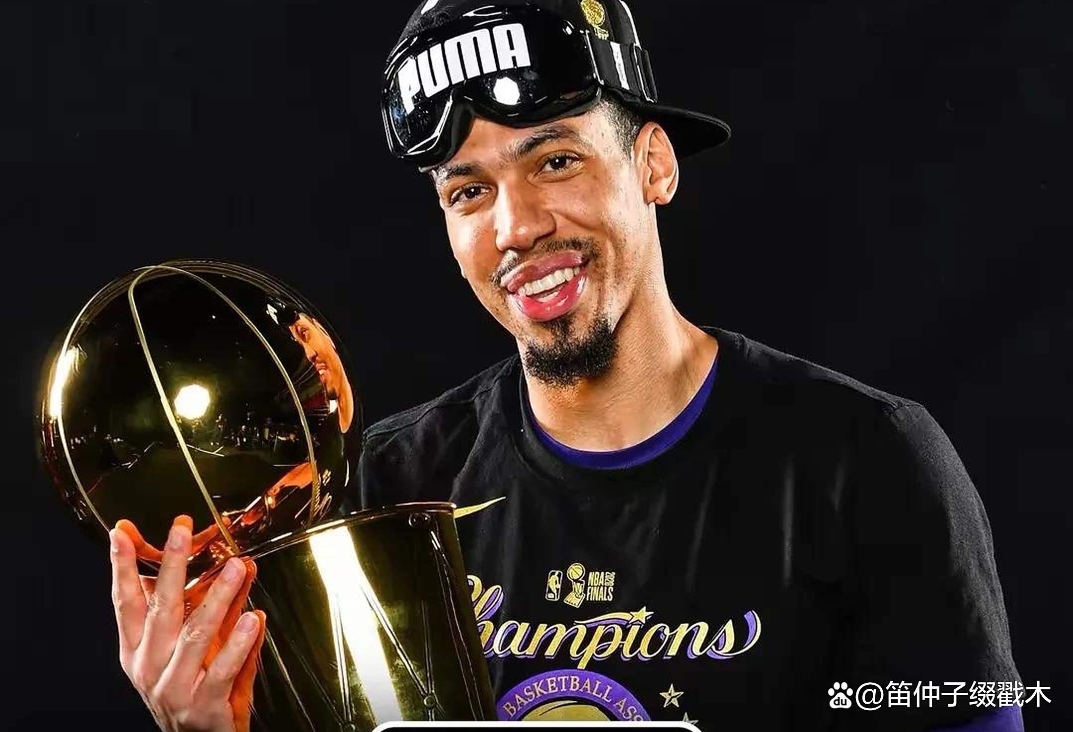 新秀球员崭露头角打出出色表现获得赞誉的简单介绍