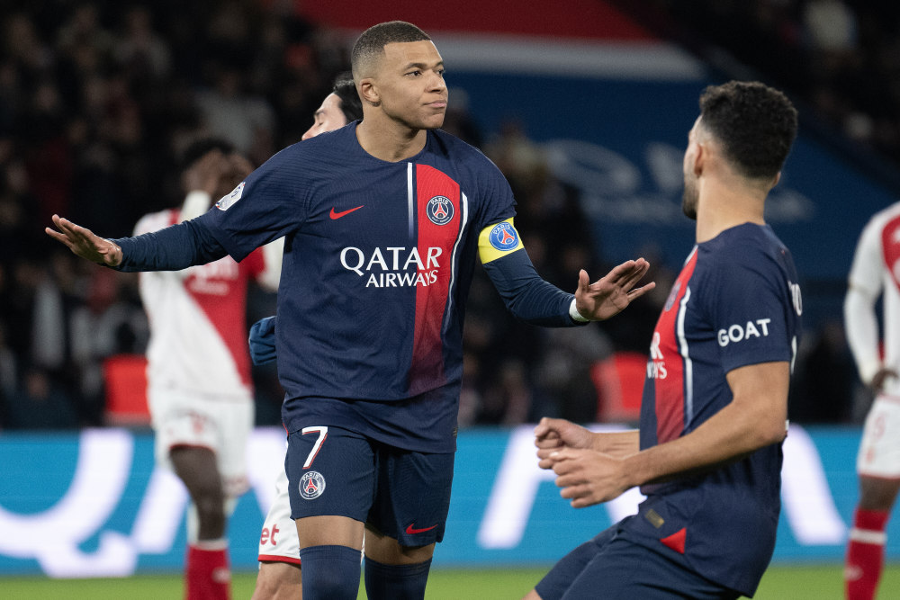 摩纳哥战胜对手，巴黎圣日耳曼大获全胜