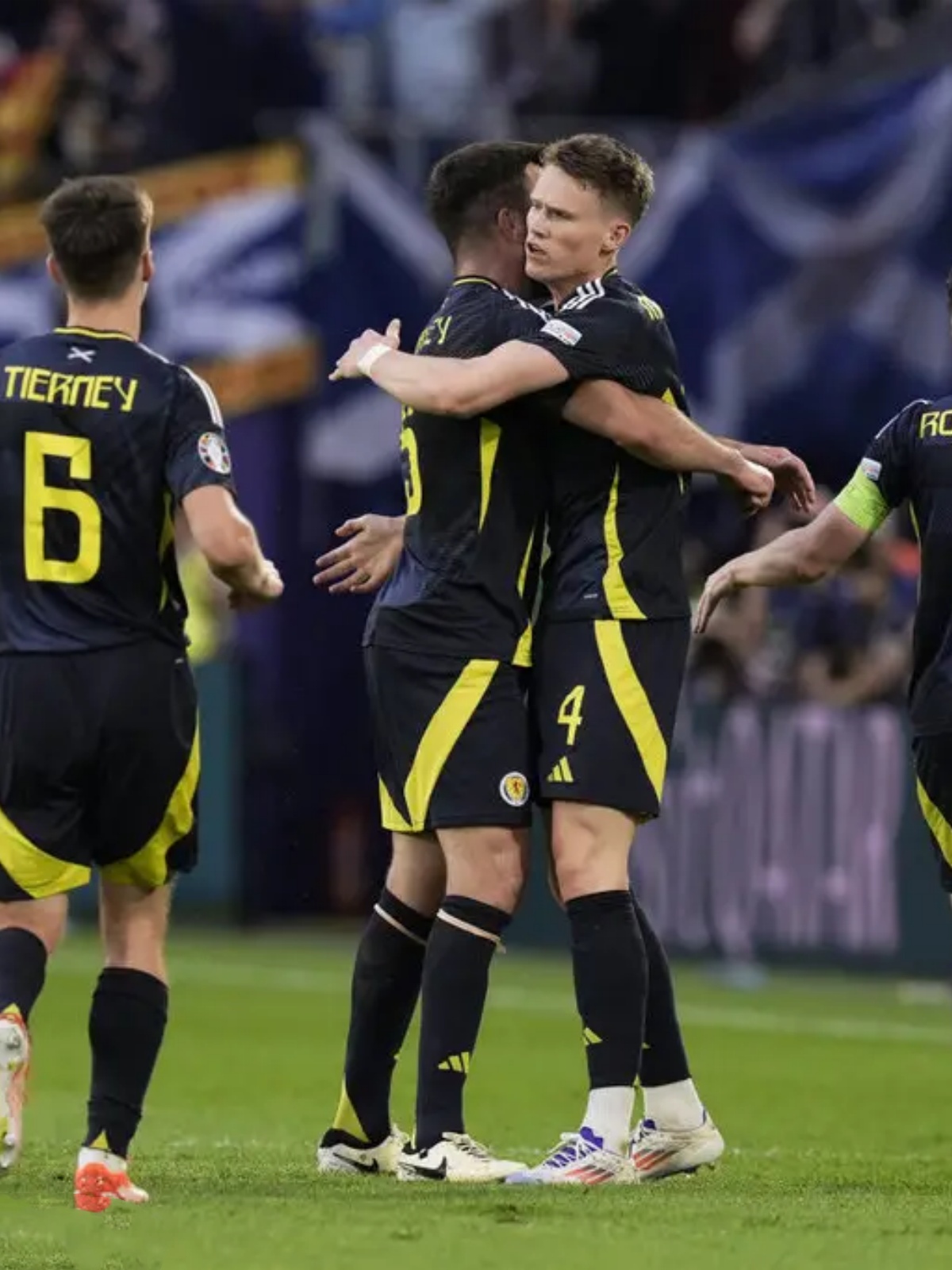 三亿体育体育竞技-包含瑞士队士气高涨，备战欧洲杯预选赛的词条