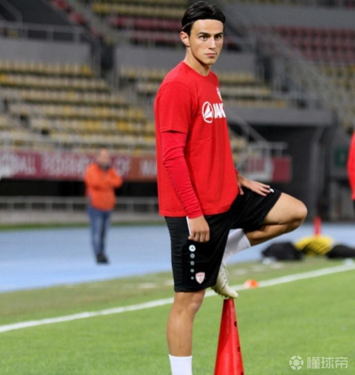 三亿体育体育登录入口-关于罗马尼亚国家队备战马其顿，全队士气高昂的信息