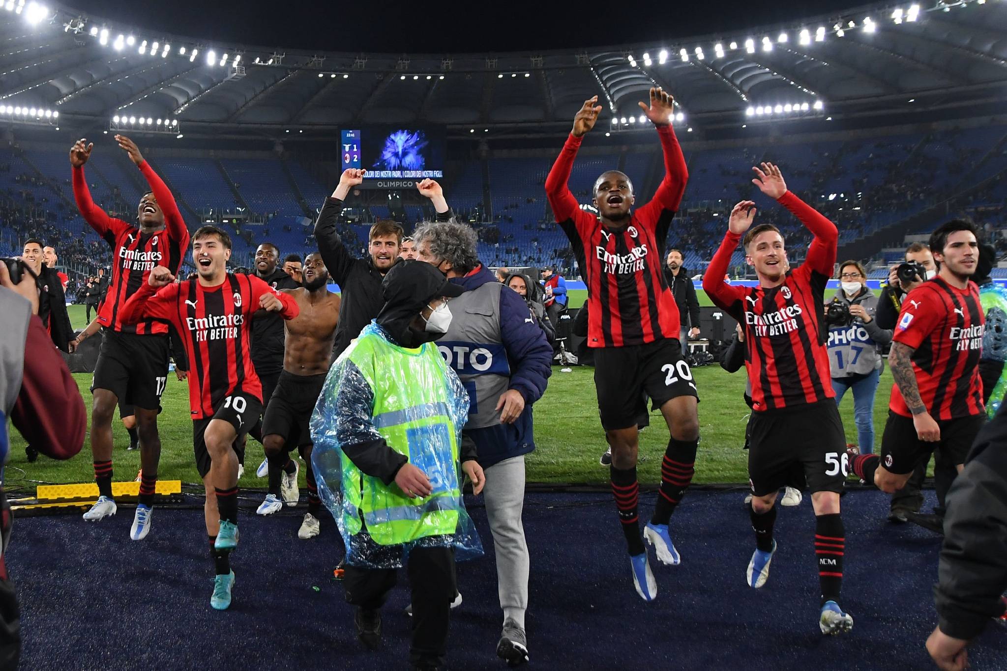 三亿体育体育官网app-一场竞技激烈的足球大战，看谁能在关键时刻出彩！的简单介绍