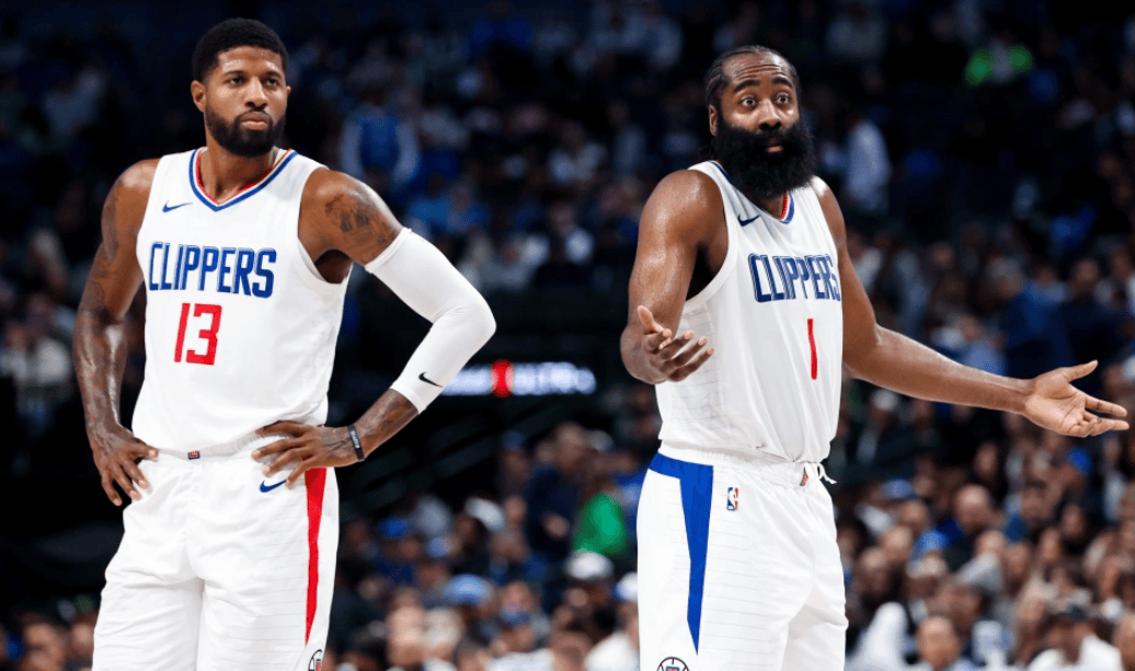 三亿体育体育官网-关于快船轻松击败小牛，系列赛大比分领先的信息