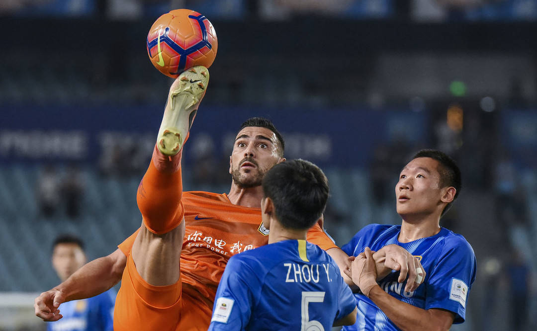 苏宁主场苦战绿城，险胜闯入亚冠区