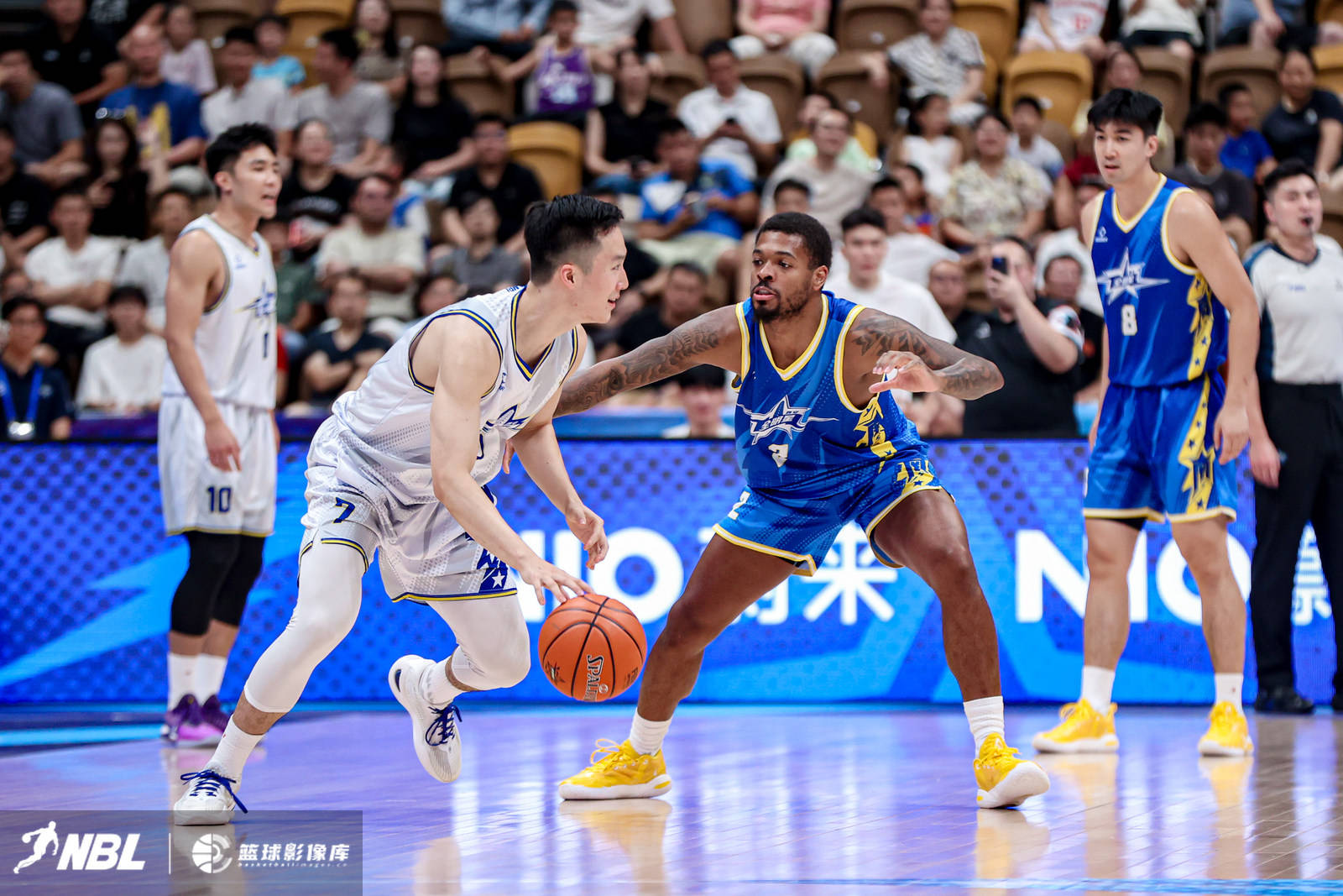 关于独家：篮球明星最新赛季回顾，成长蜕变的故事的信息