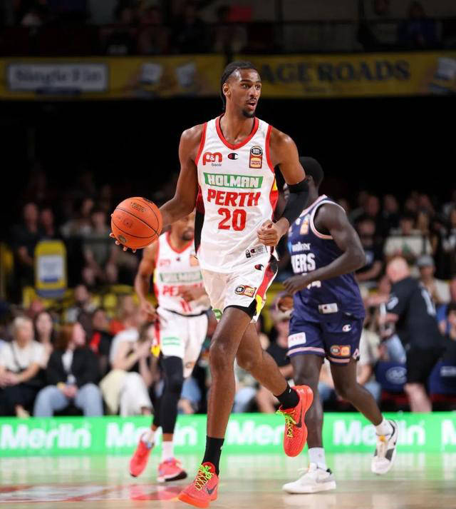 三亿体育体育亚洲官网-NBA夏季联赛闭幕战回顾，种子选手表现亮眼的简单介绍