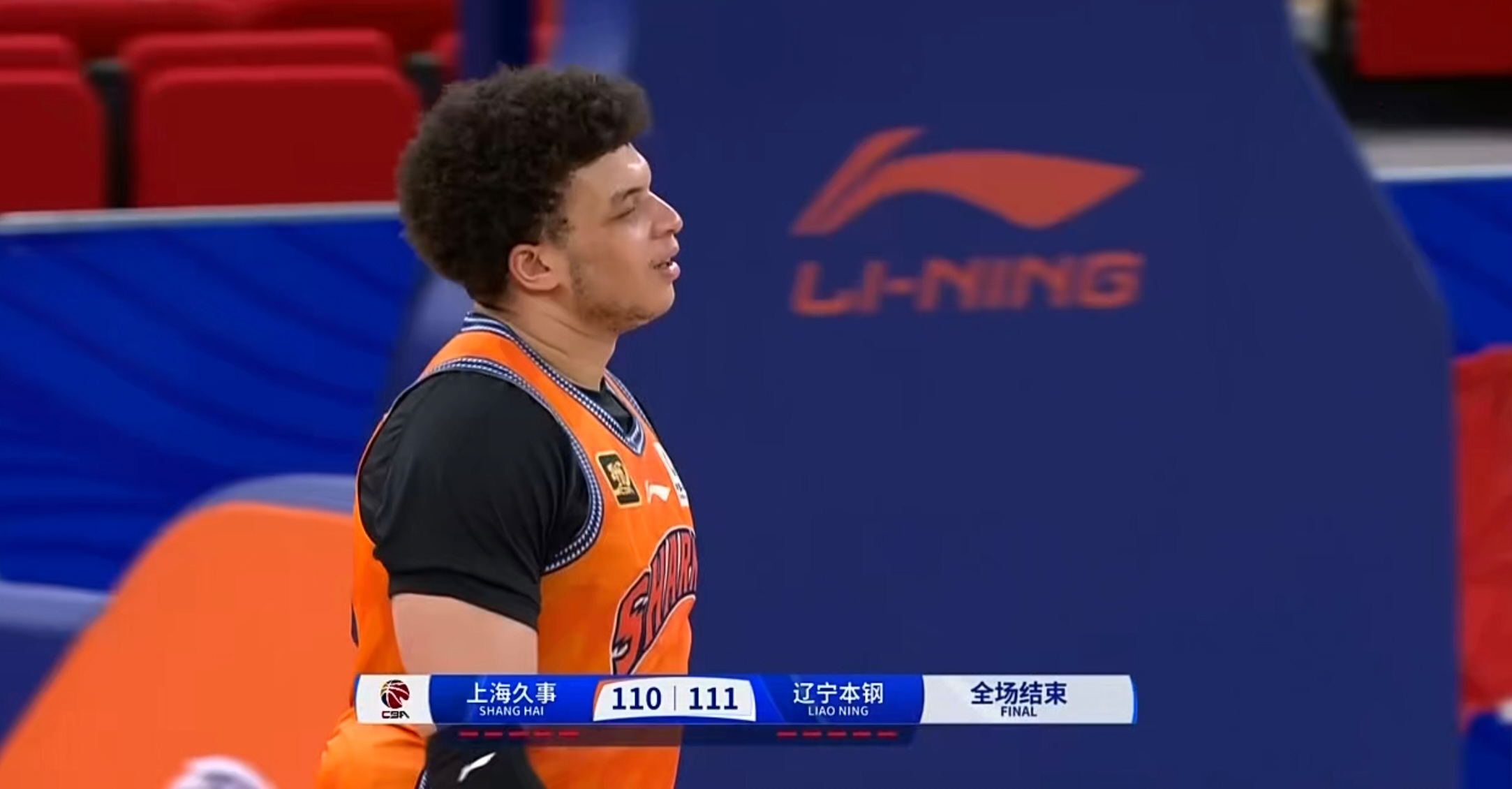 包含上海男篮在客场比赛中拿下关键胜利的词条