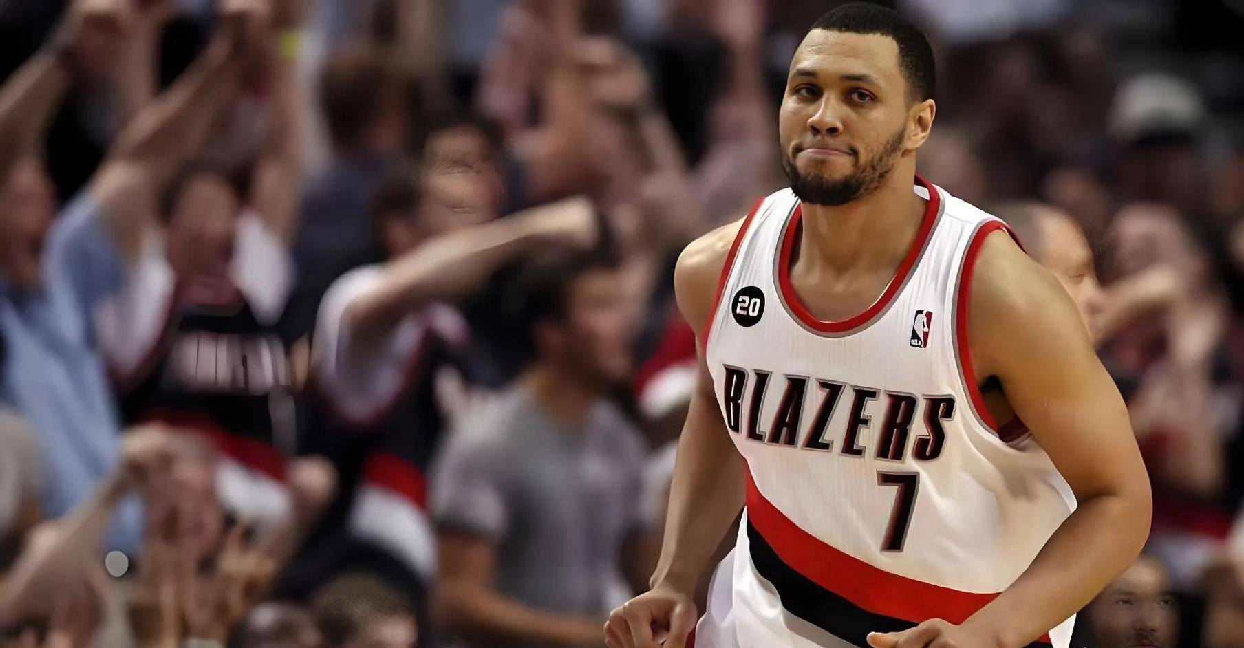 三亿体育体育链接-开拓者总经理宣布引进新球员，球队备战加强