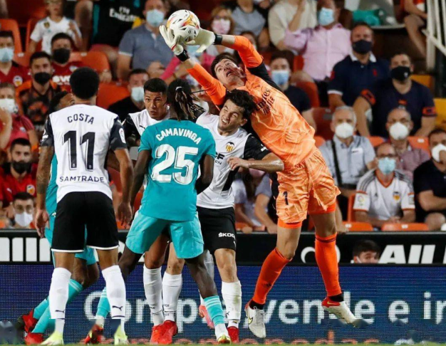 三亿体育体育网页版登录入口-瓦伦西亚主场惨败，遭遇三连败